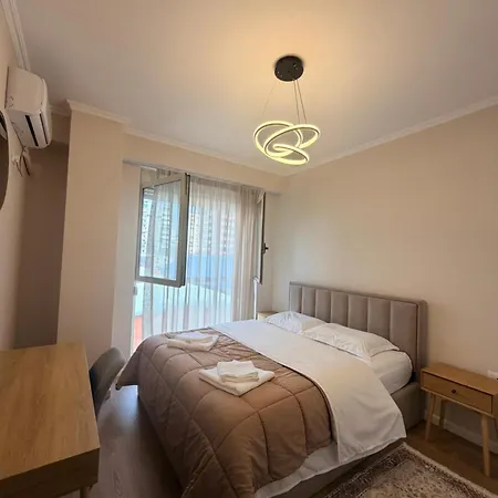 Prayla Luxury At Poligoni 아파트 티라나