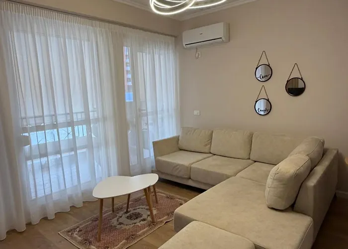 Prayla Luxury At Poligoni Tirana